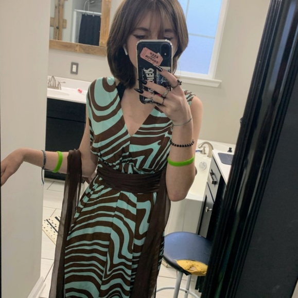 π₯³HPπ₯³Valentino Green & Brown 100% Silk Chevron Dress - Picture 1 of 15